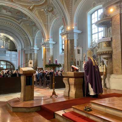 Etyek-Sarlós-Boldogasszony-templom-esküvői-dj-szolgáltatás-03 Etyek-Sarlós-Boldogasszony-templom-esküvői-dj-szolgáltatás-03