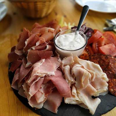 Etyek-Sonkamester-Esküvői-DJ-szolgáltatás-02 Etyek-Sonkamester-Esküvői-DJ-szolgáltatás-02