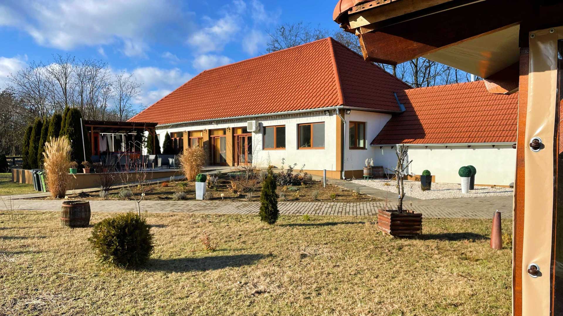 Koma-Vendégház-Bátorliget-01